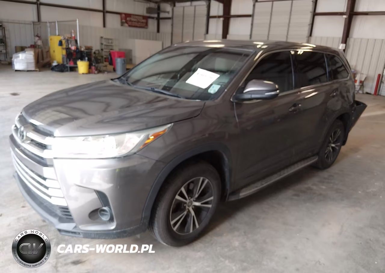 2018 Toyota Highlander Le VIN:5TDZZRFH0JS263960 - 2