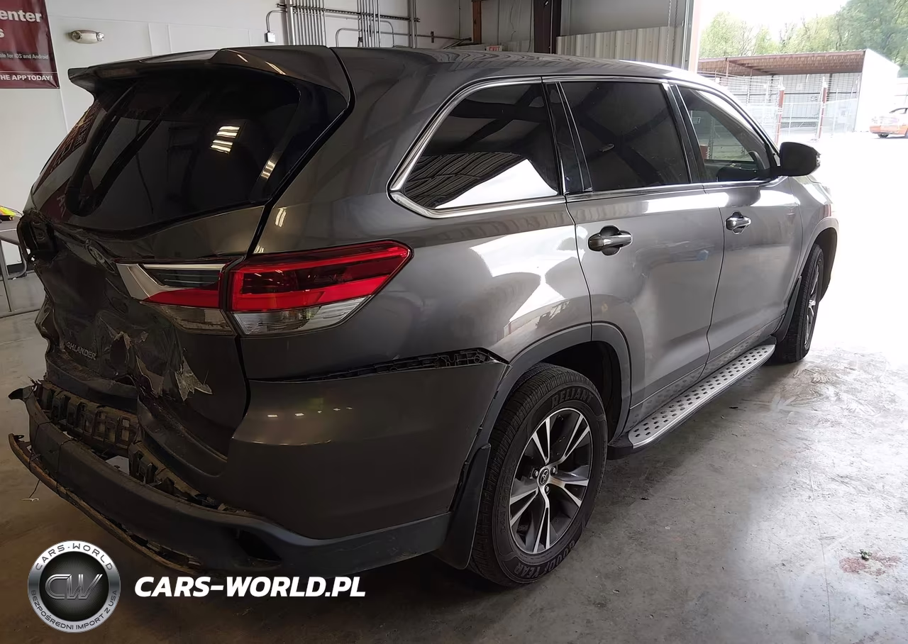 2018 Toyota Highlander Le VIN:5TDZZRFH0JS263960 - 4