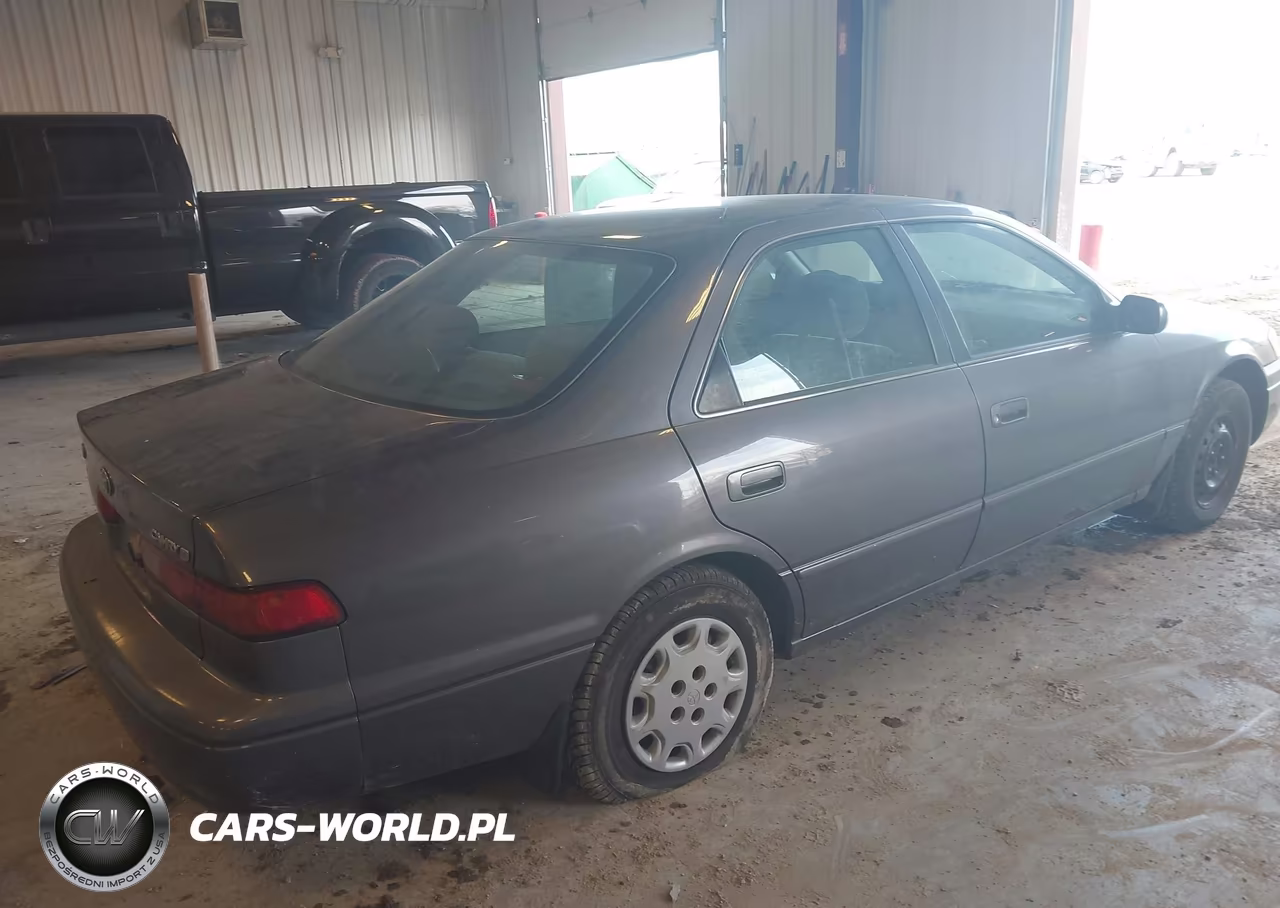 1999 Toyota Camry Le VIN:4T1BG22K7XU466943 - 4