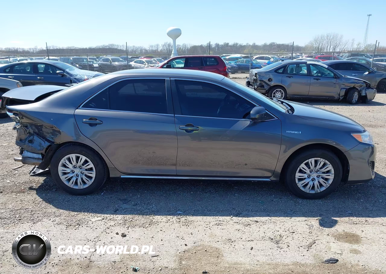 2013 Toyota Camry Hybrid Le VIN:4T1BD1FK8DU085773 - 14