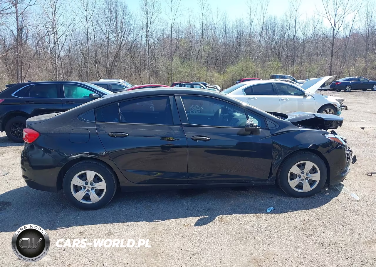 2018 Chevrolet Cruze Ls Auto VIN:1G1BC5SM7J7136981 - 13