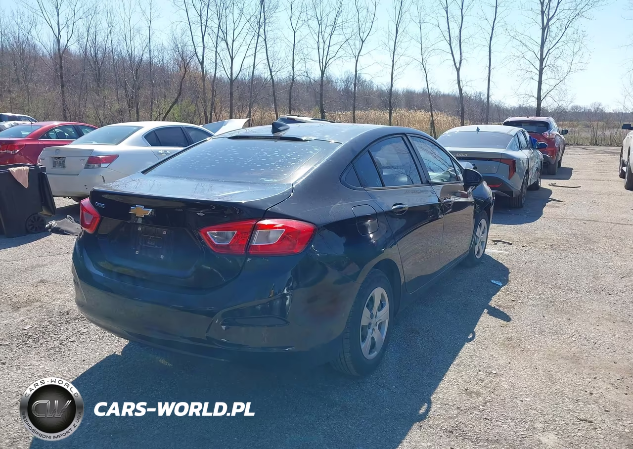 2018 Chevrolet Cruze Ls Auto VIN:1G1BC5SM7J7136981 - 4