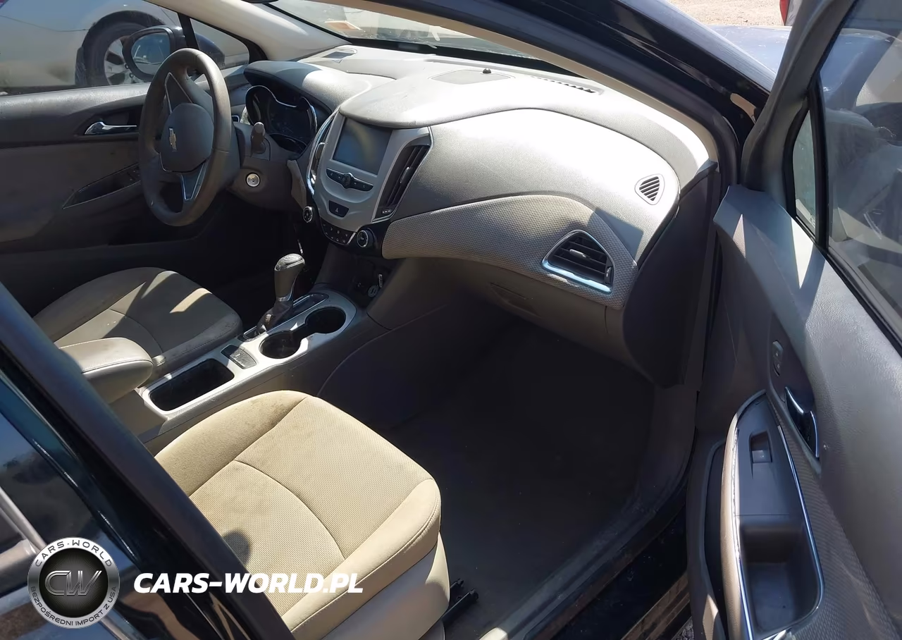2018 Chevrolet Cruze Ls Auto VIN:1G1BC5SM7J7136981 - 5