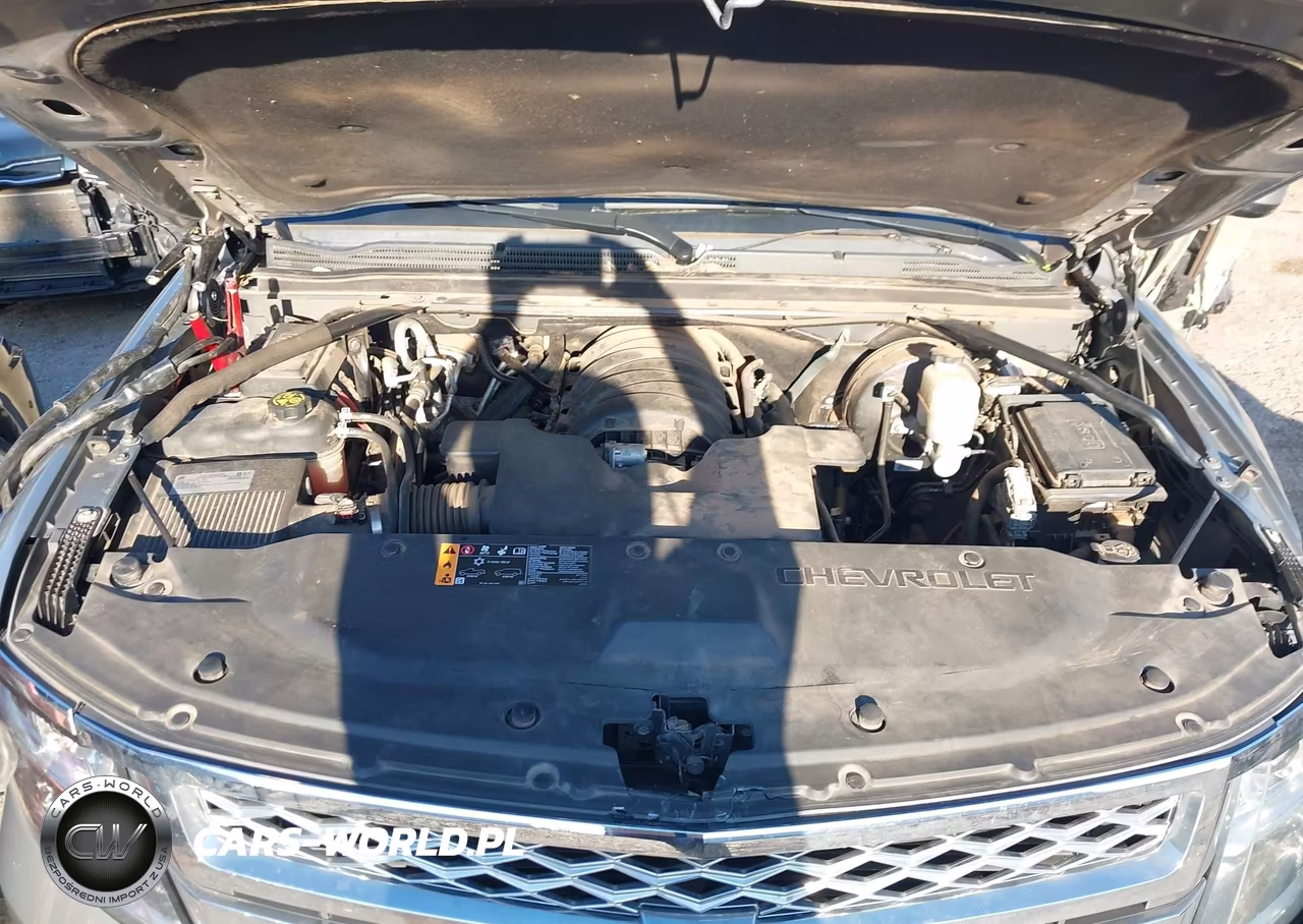 2019 Chevrolet Suburban Lt VIN:1GNSKHKC9KR129756 - 10