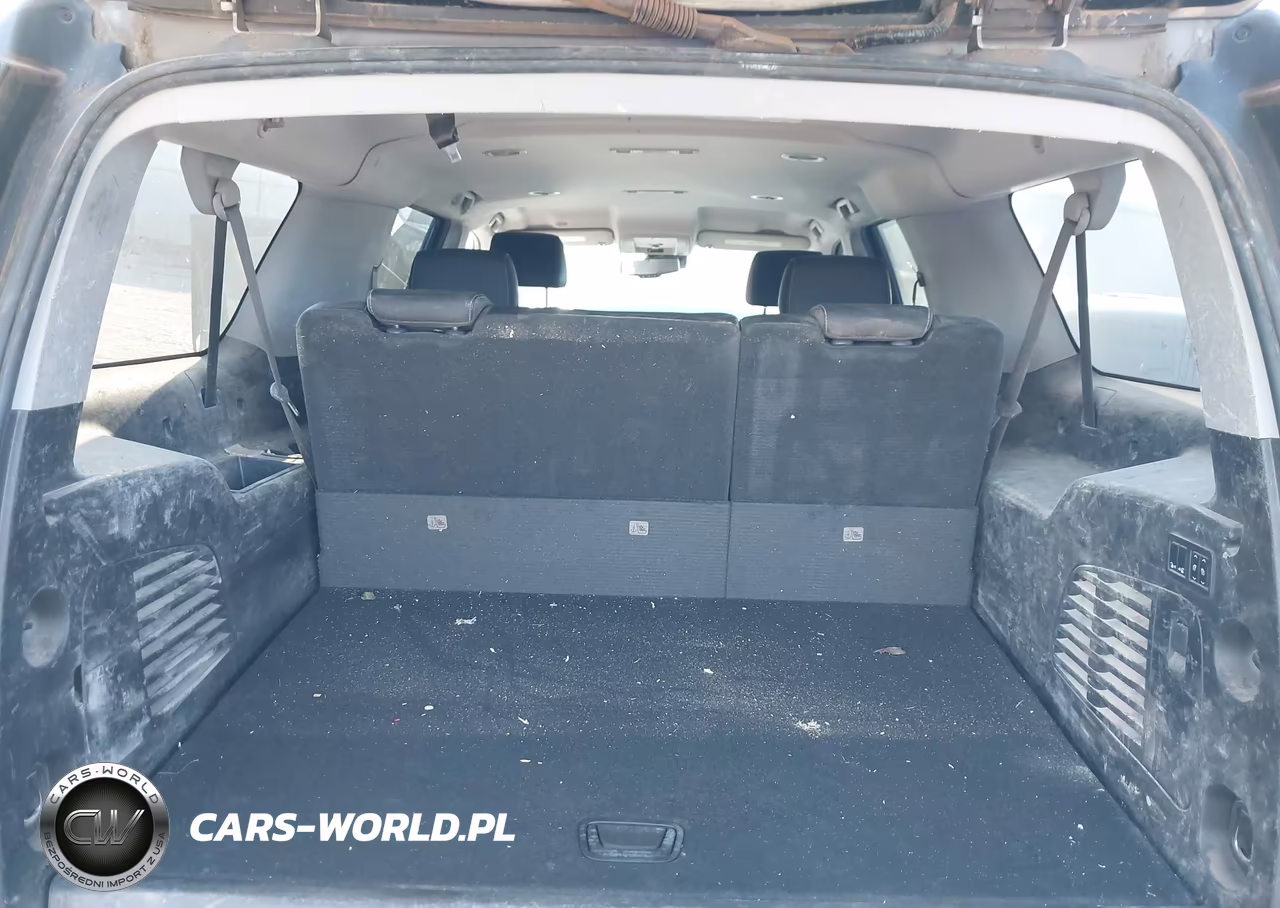 2019 Chevrolet Suburban Lt VIN:1GNSKHKC9KR129756 - 18