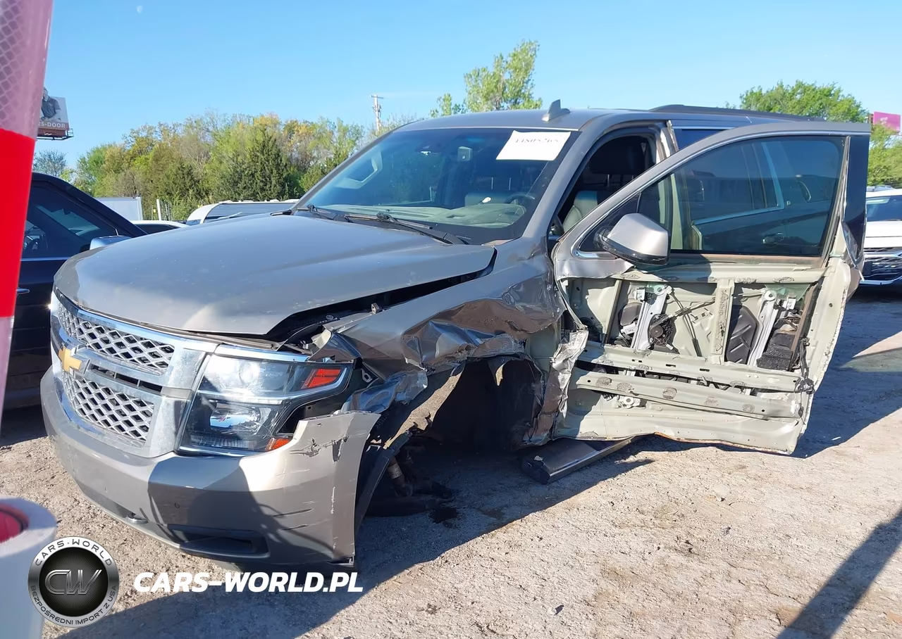 2019 Chevrolet Suburban Lt VIN:1GNSKHKC9KR129756 - 2