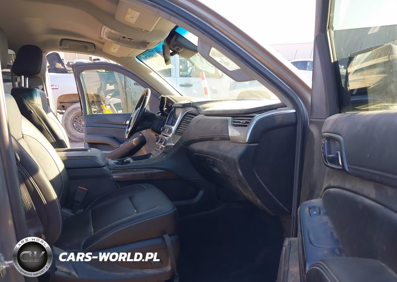 2019 Chevrolet Suburban Lt VIN:1GNSKHKC9KR129756 - 5