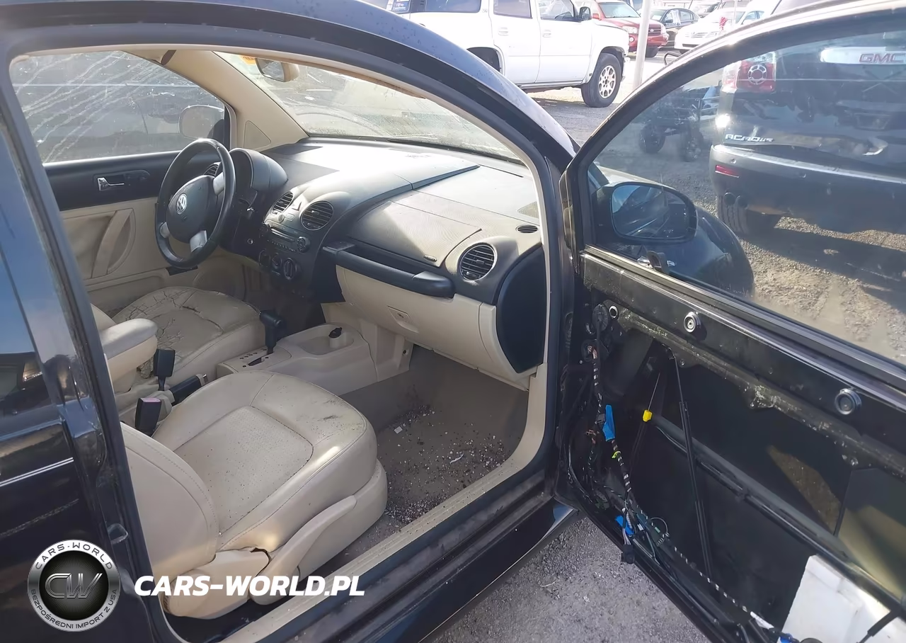 2008 Volkswagen New Beetle S-Se VIN:3VWRW31C08M526487 - 5