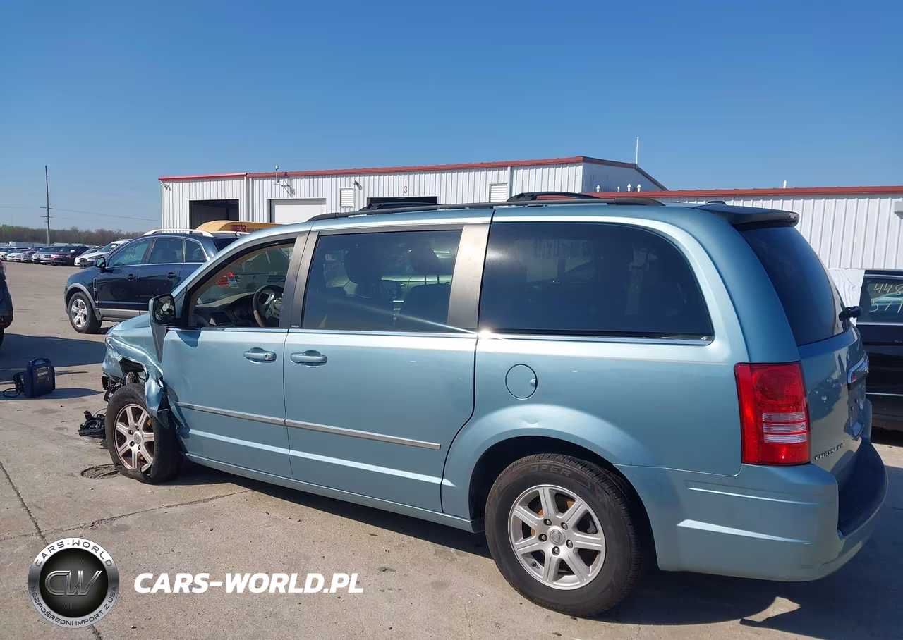 2010 Chrysler Town & Country Touring VIN:2A4RR5D18AR141610 - 14