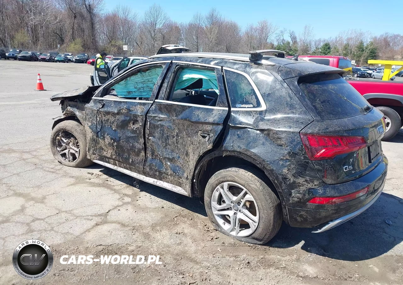 2019 Audi Q5 45 Premium VIN:WA1ANAFYXK2120169 - 3