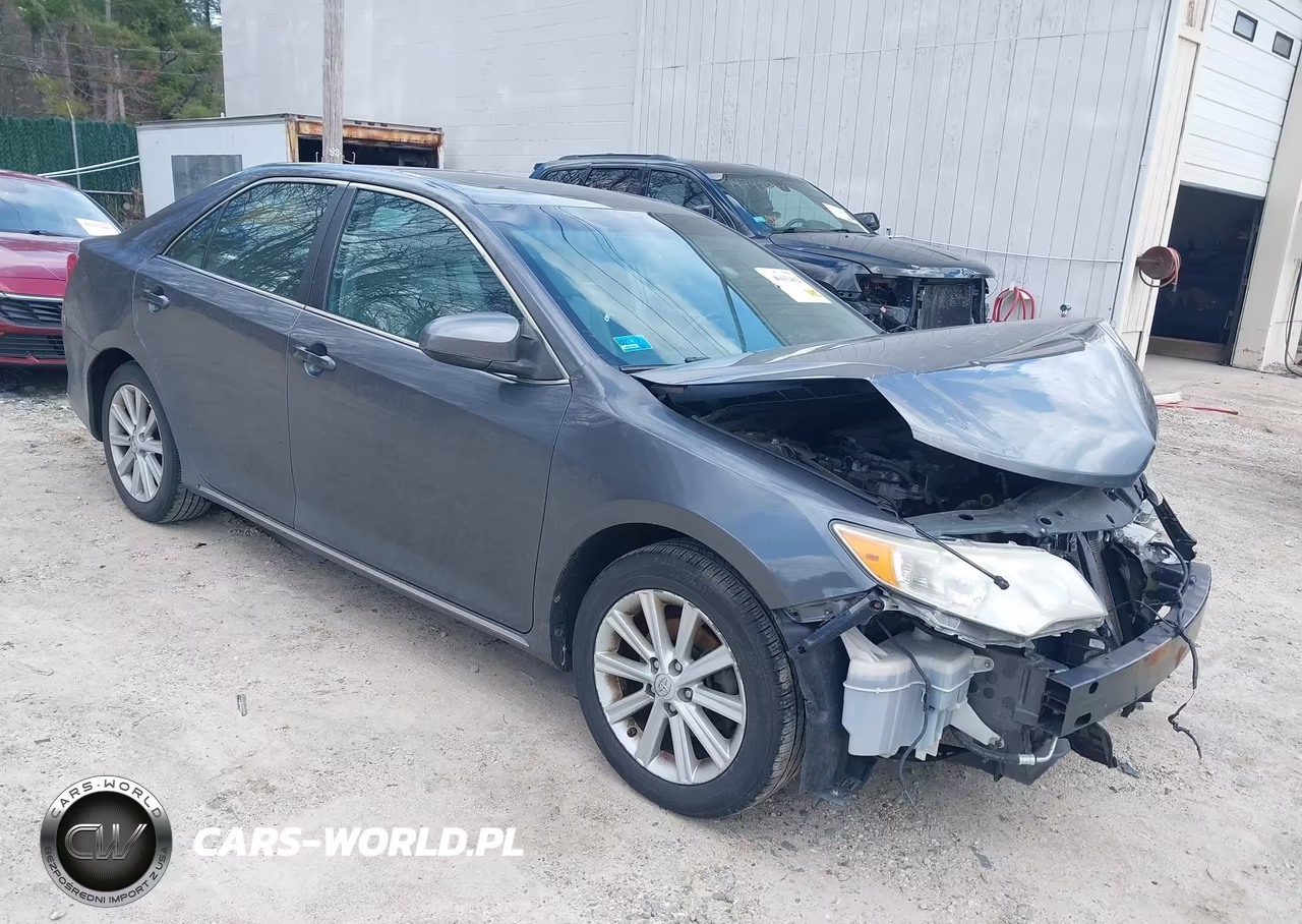 2014 Toyota Camry Xle – zdjęcie 1 z 17