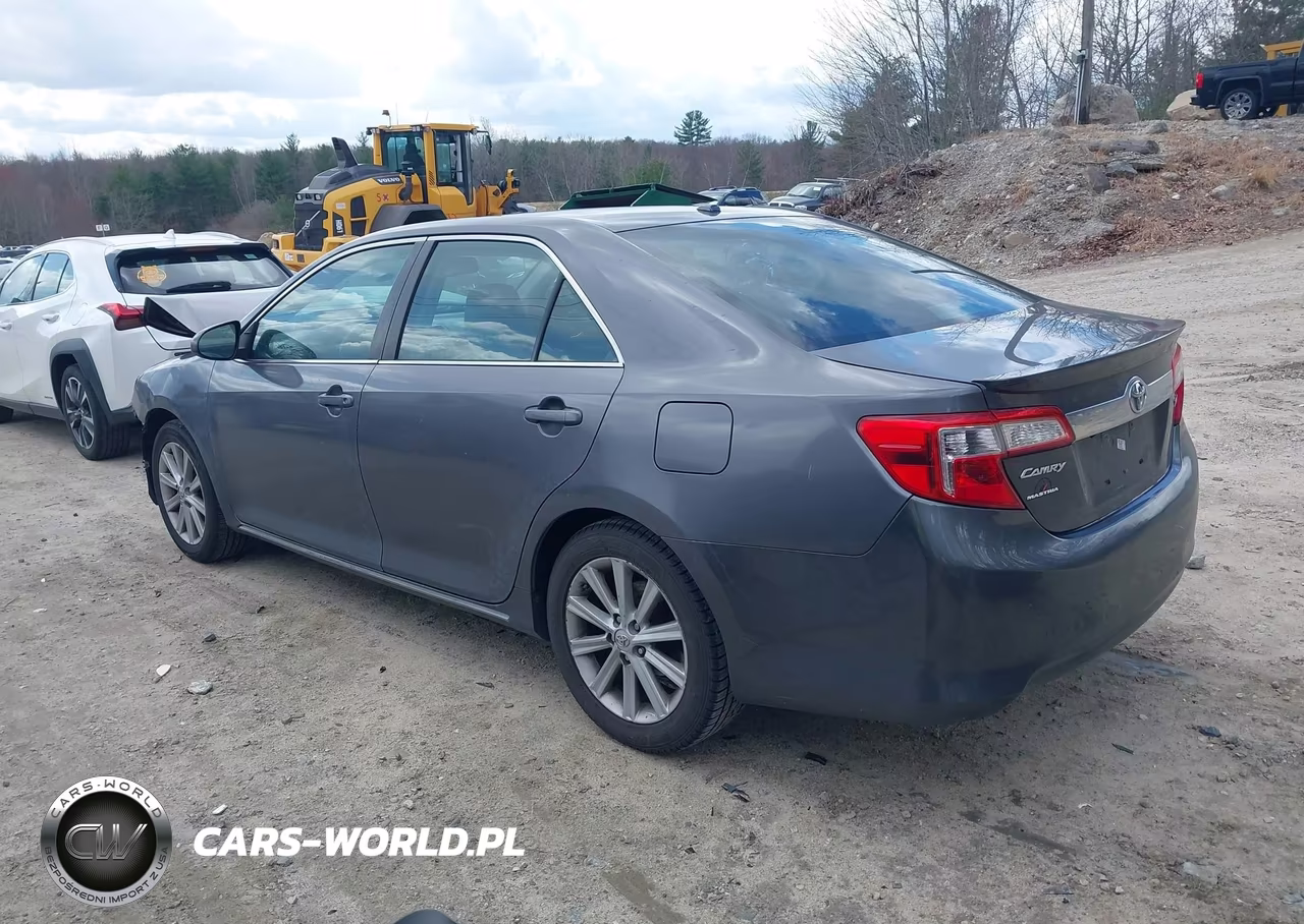 2014 Toyota Camry Xle VIN:4T4BF1FK9ER346894 - 3