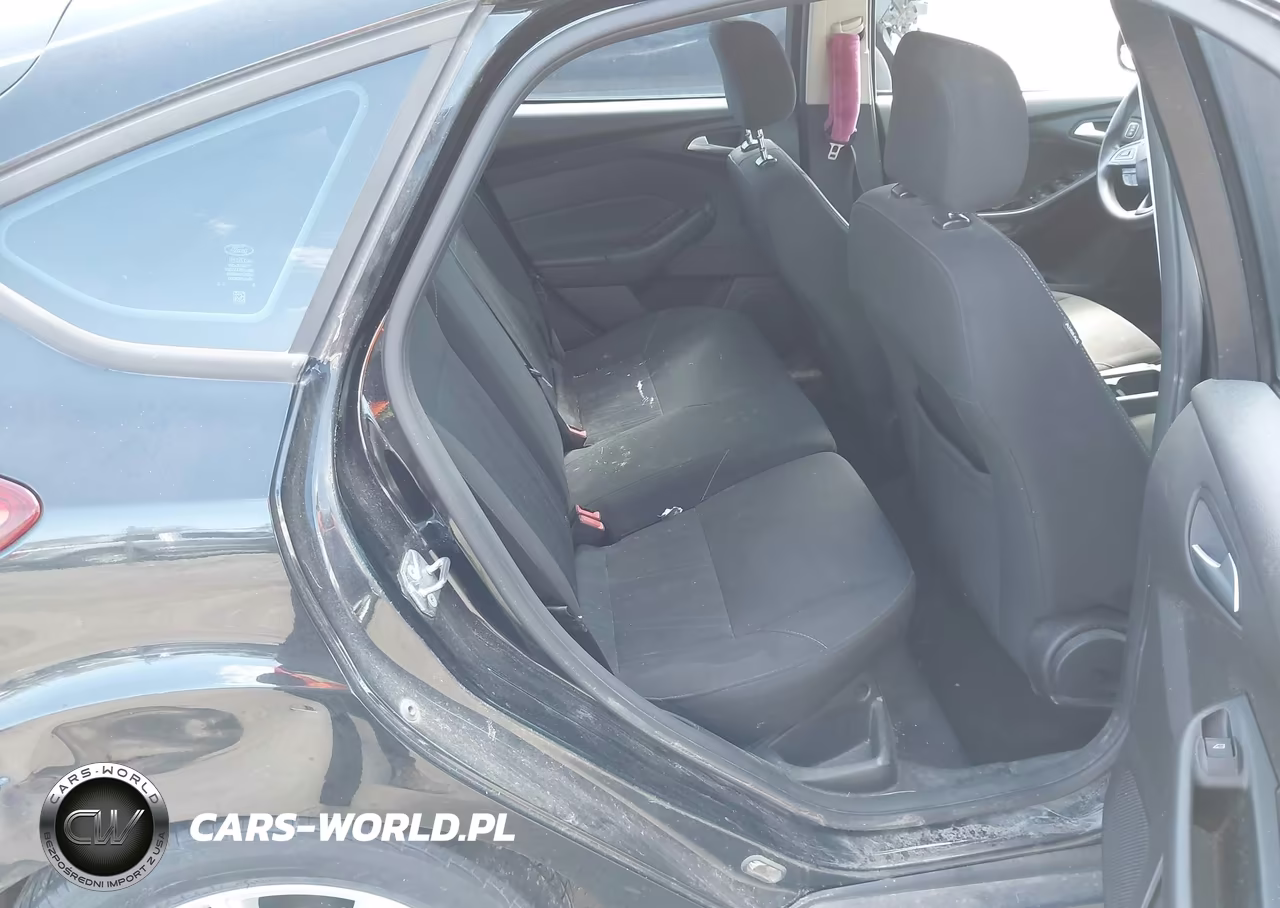 2017 Ford Focus Se VIN:1FADP3K29HL249183 - 8