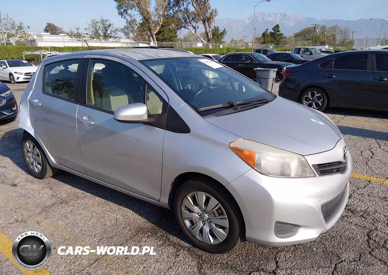 2013 Toyota Yaris Le