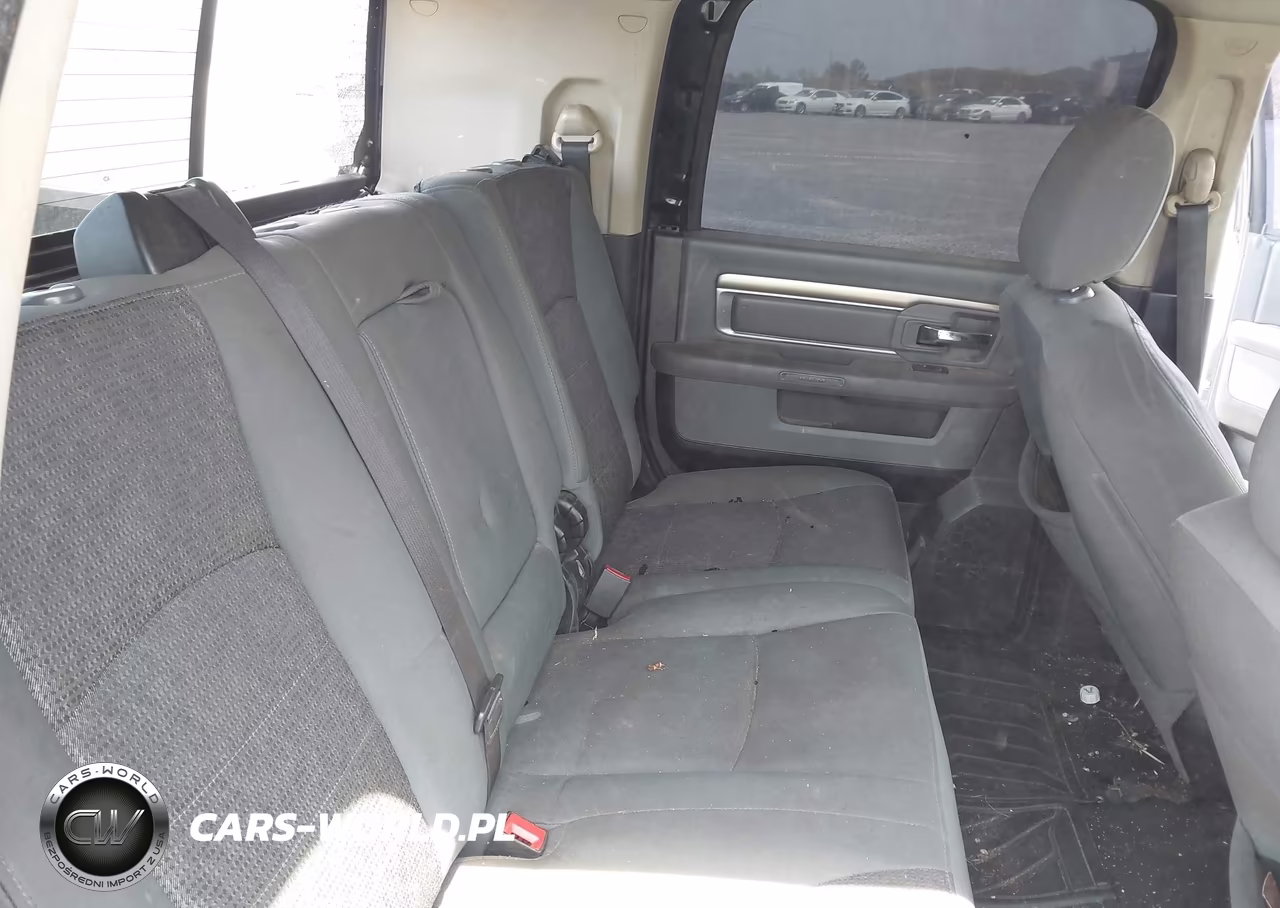 2017 Ram 3500 Laramie VIN:3C63RRMLXHG608764 - 6
