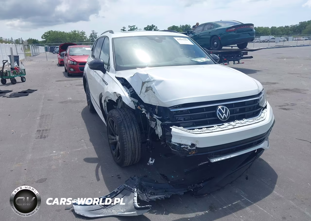 2023 Volkswagen Tiguan 2.0T Se R-Line Black