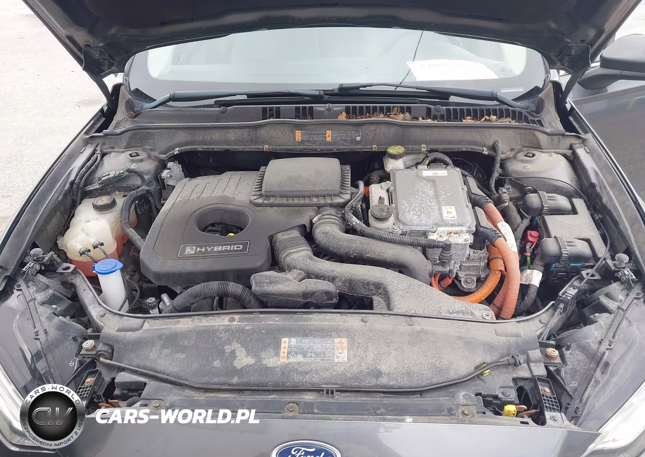 2018 Ford Fusion Hybrid S VIN:3FA6P0UU2JR235896 - 10