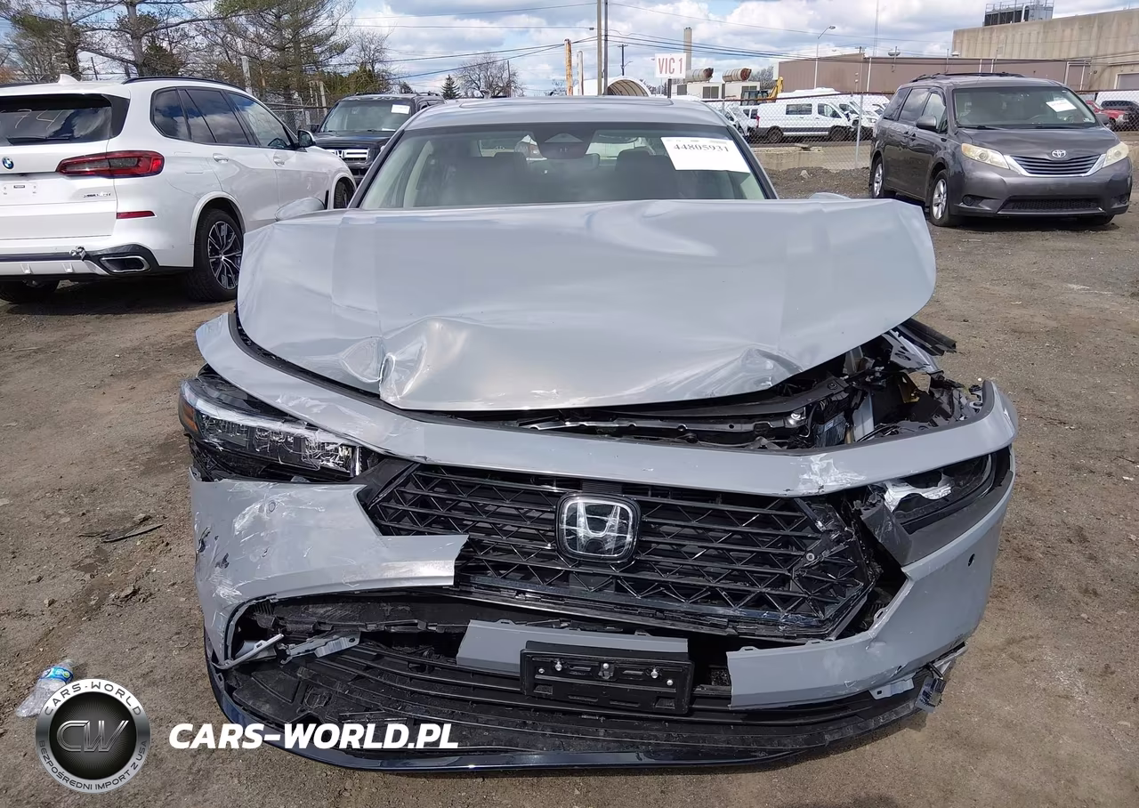 2025 Honda Accord Hybrid Touring VIN:1HGCY2F8XSA083711 - 12