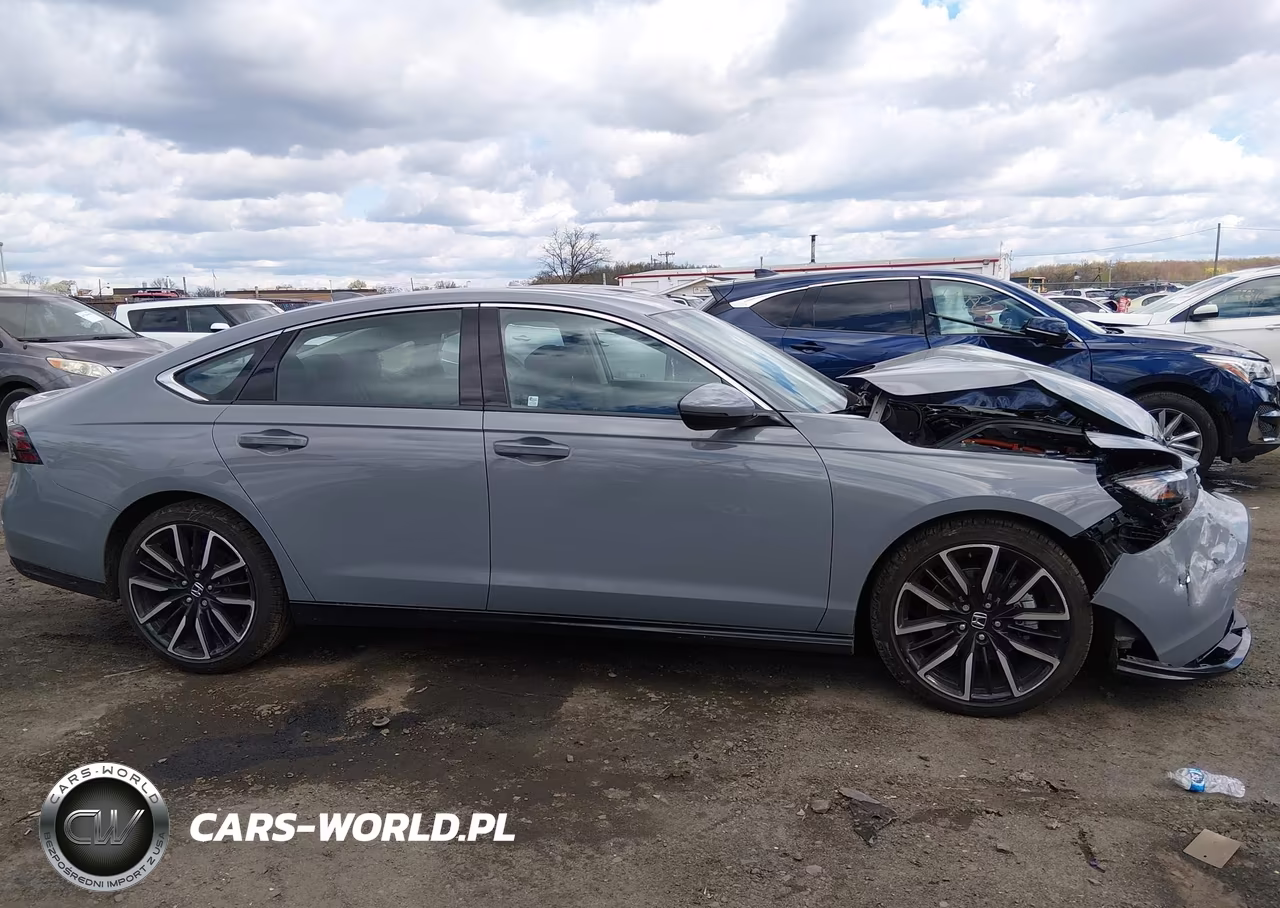 2025 Honda Accord Hybrid Touring VIN:1HGCY2F8XSA083711 - 13