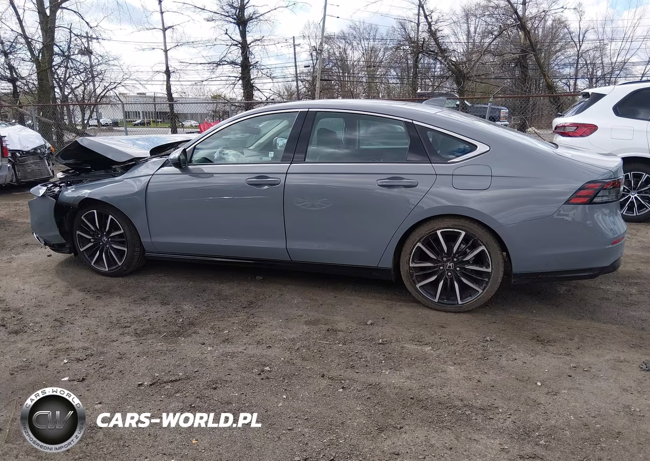 2025 Honda Accord Hybrid Touring VIN:1HGCY2F8XSA083711 - 14