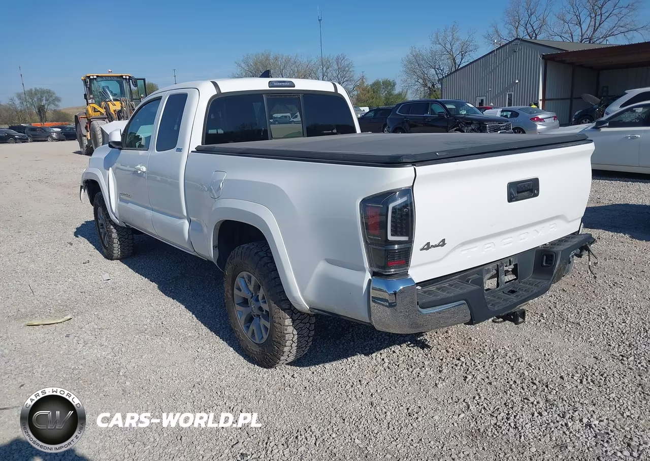 2018 Toyota Tacoma Sr5 VIN:5TFSX5EN0JX061850 - 3
