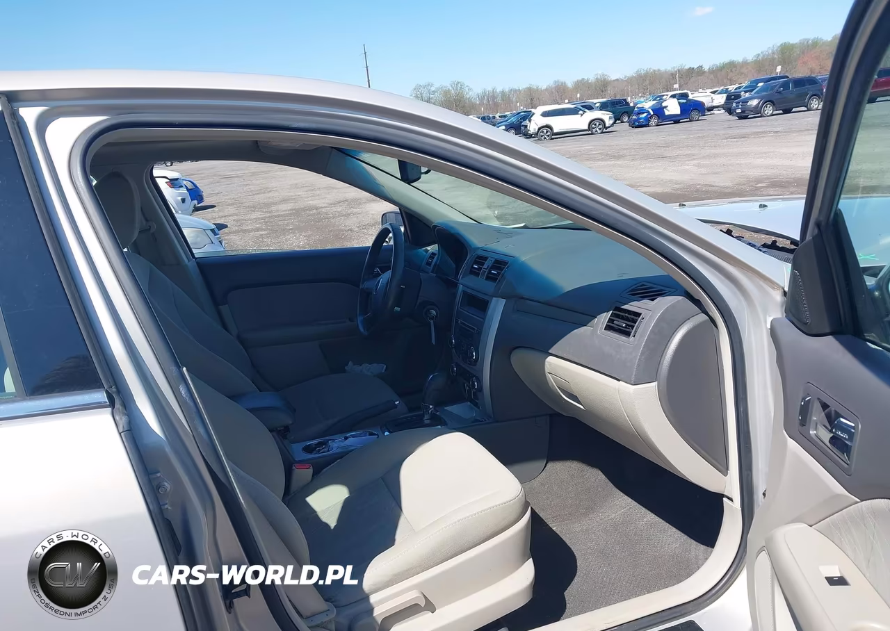 2010 Mercury Milan VIN:3MEHM0HA5AR637759 - 5