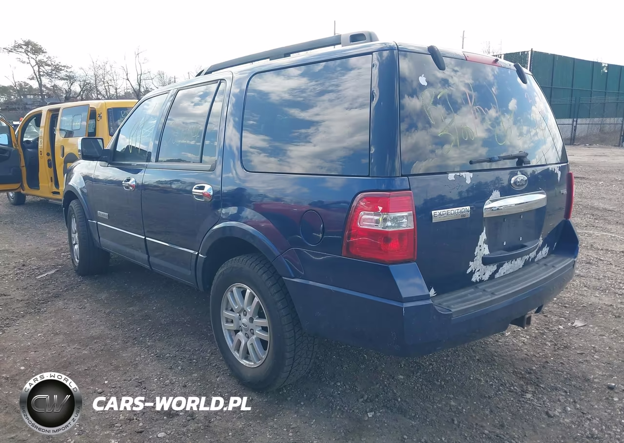 2008 Ford Expedition Xlt VIN:1FMFU165X8LA64320 - 3