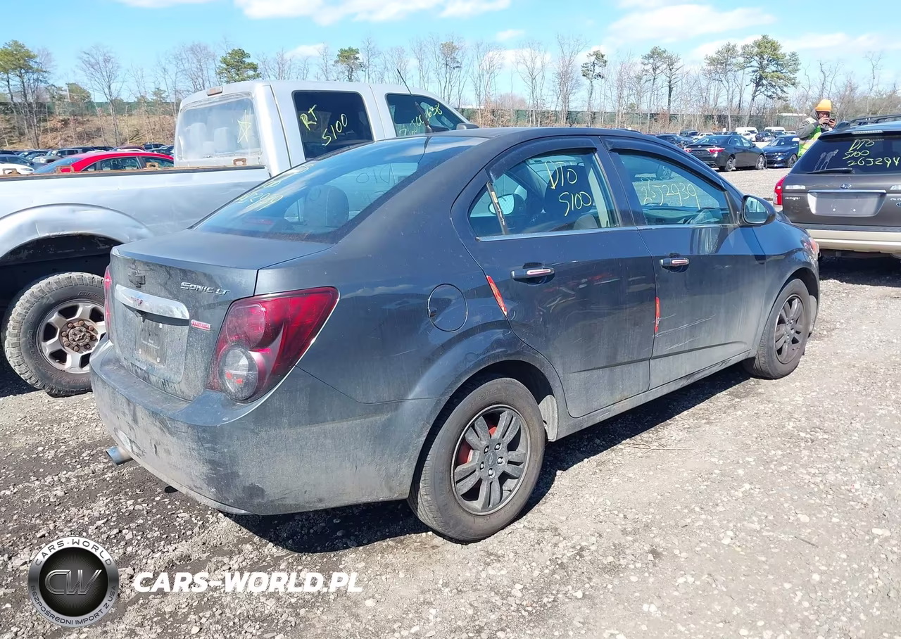 2012 Chevrolet Sonic 1Lt VIN:1G1JD5SB5C4210555 - 4