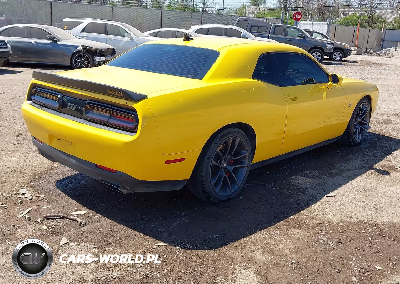 2018 Dodge Challenger 392 Hemi Scat Pack Shaker VIN:2C3CDZFJ5JH202632 - 4