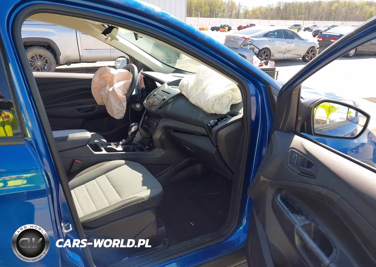 2017 Ford Escape S VIN:1FMCU0F77HUE14396 - 5