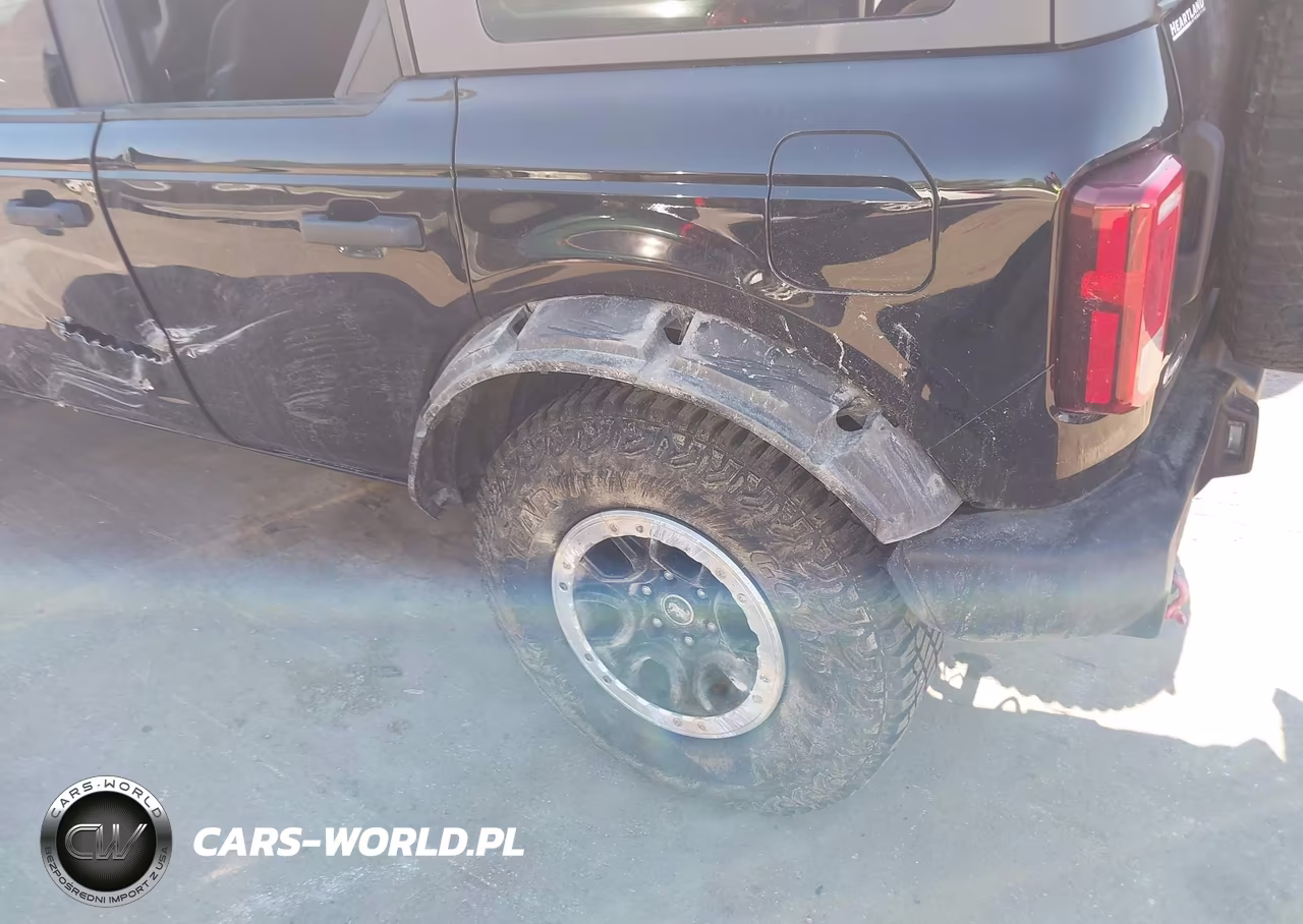 2022 Ford Bronco VIN:1FMDE5DH7NLB75654 - 18