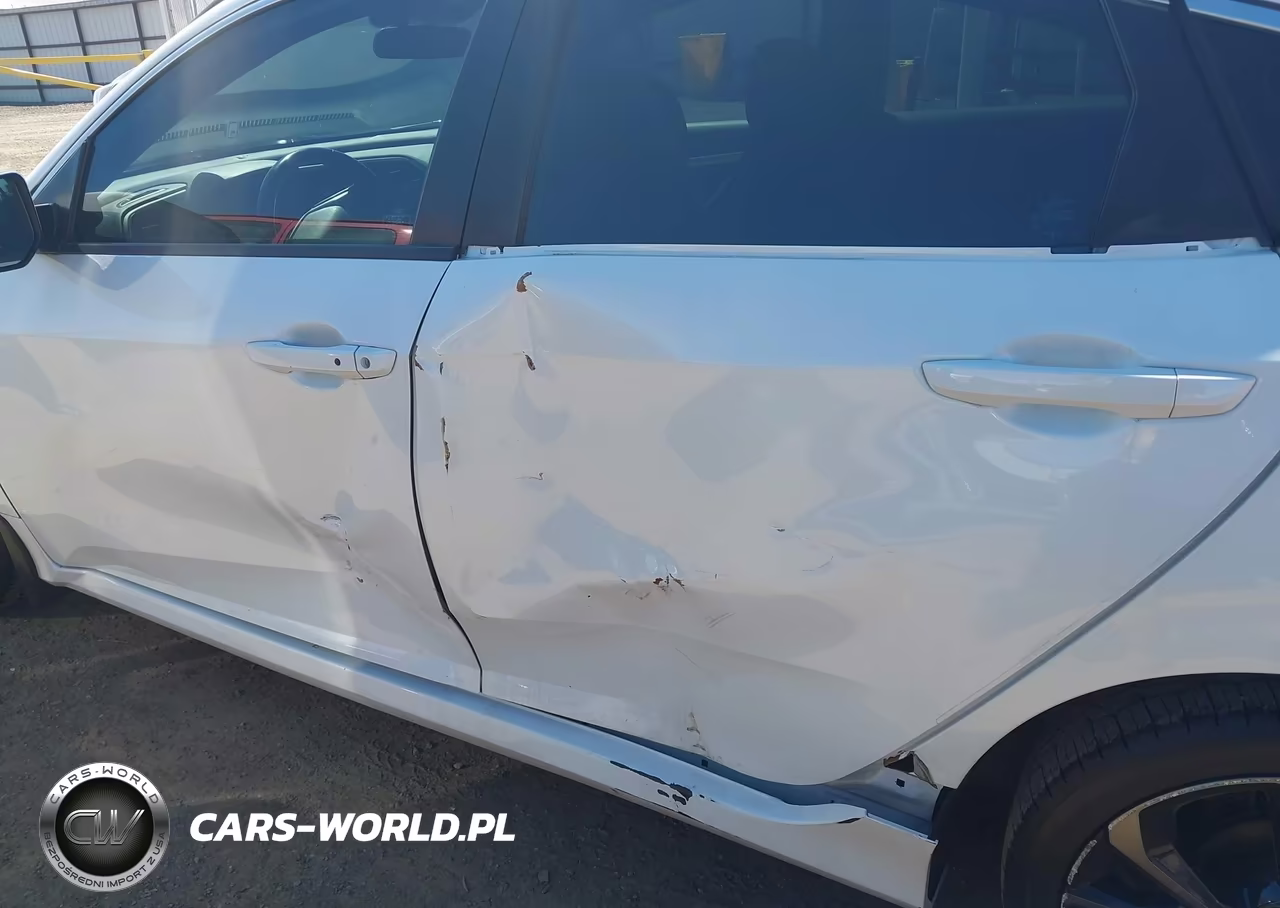 2020 Honda Civic Sport VIN:19XFC2E87LE008460 - 17