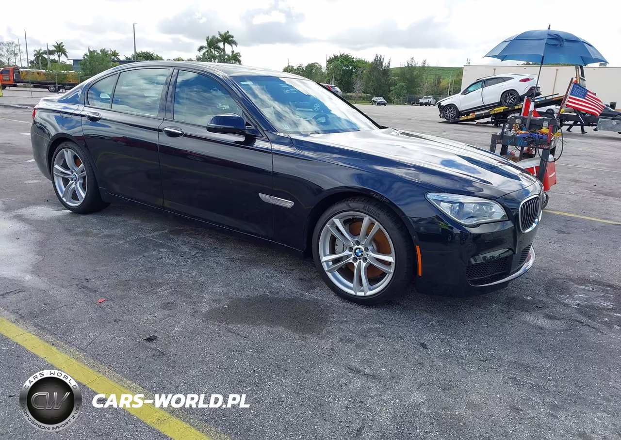 2015 BMW 750I