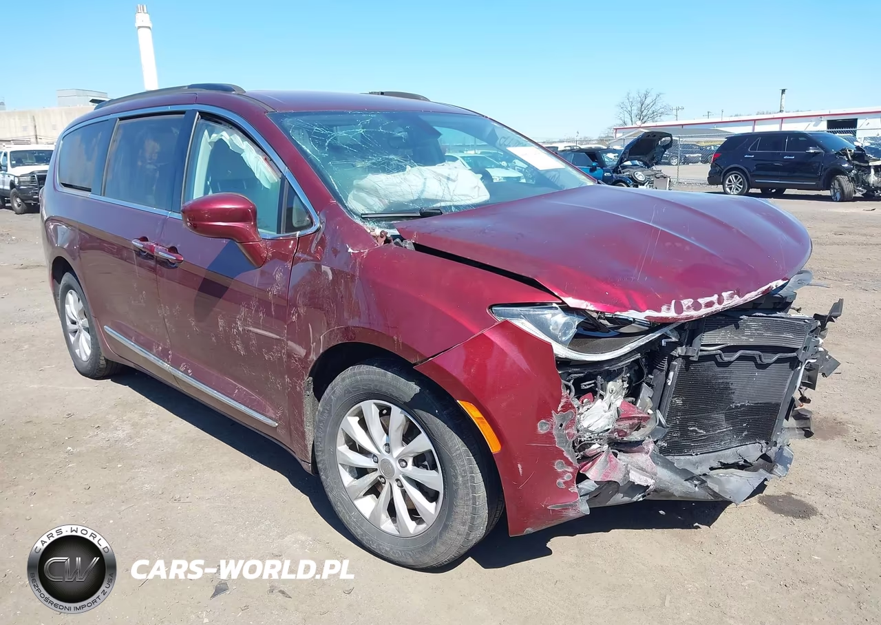 2017 Chrysler Pacifica Touring-L