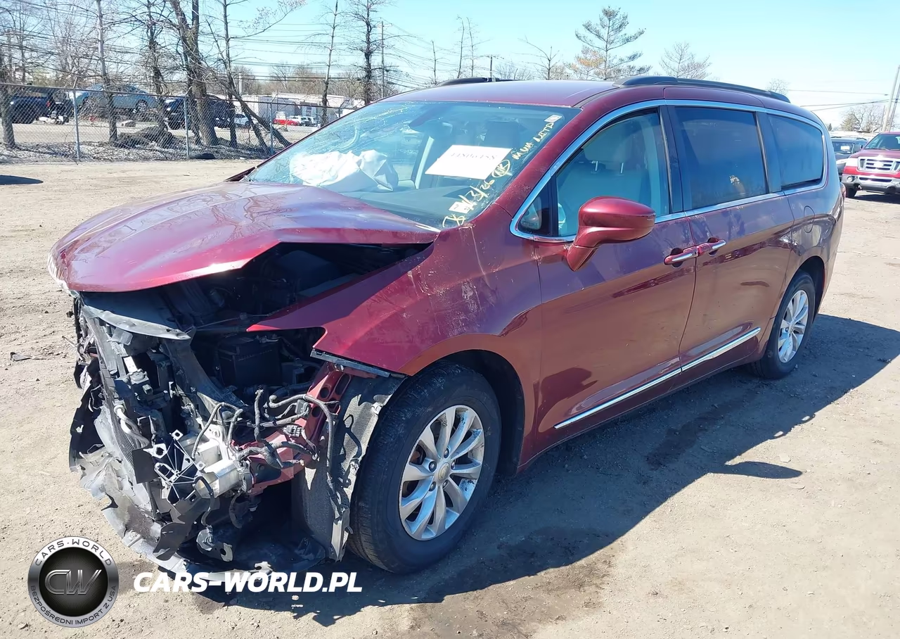 2017 Chrysler Pacifica Touring-L VIN:2C4RC1BG2HR520054 - 2