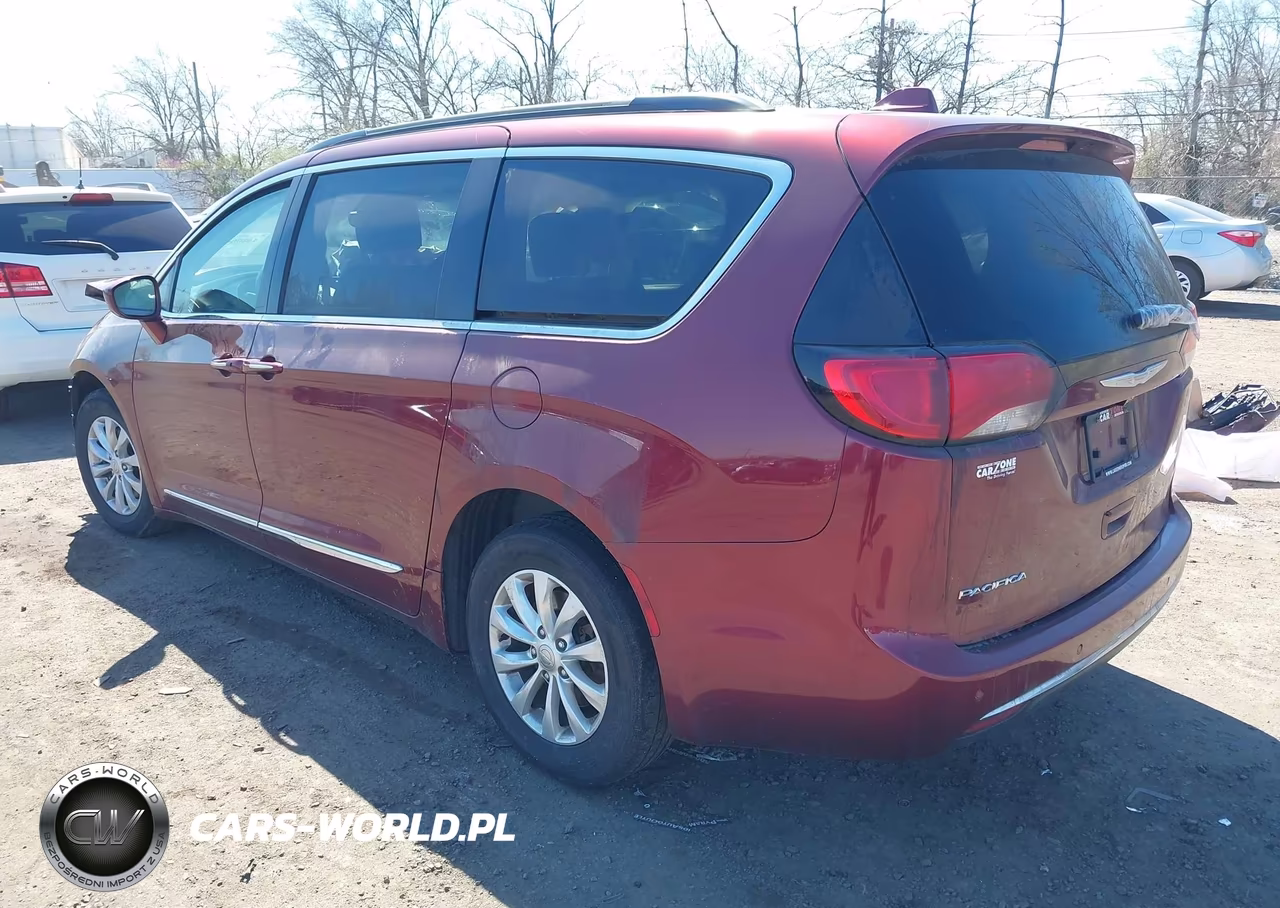 2017 Chrysler Pacifica Touring-L VIN:2C4RC1BG2HR520054 - 3
