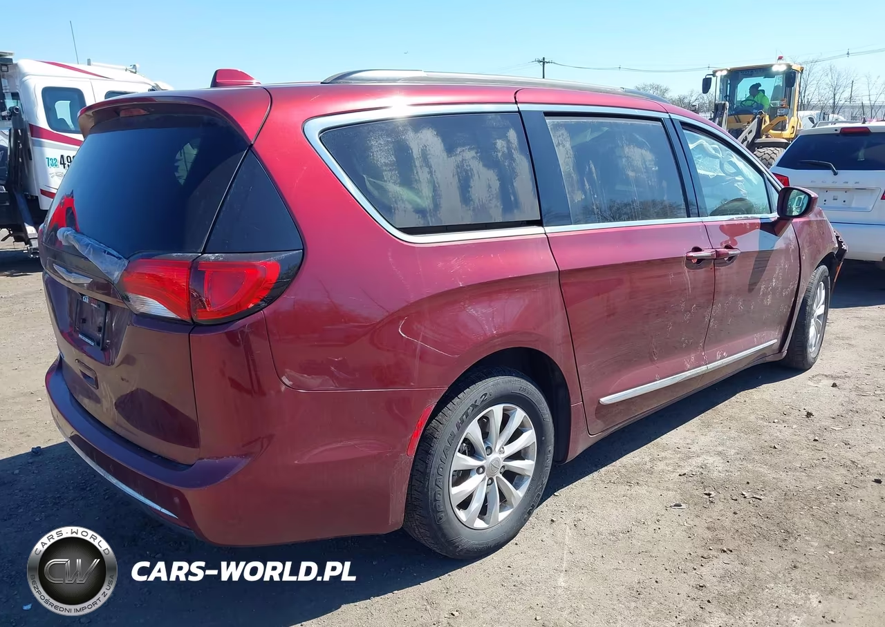 2017 Chrysler Pacifica Touring-L VIN:2C4RC1BG2HR520054 - 4