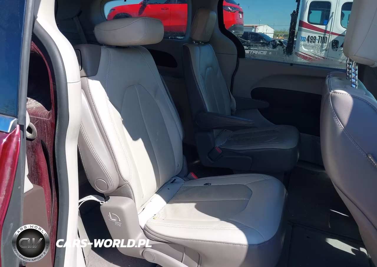2017 Chrysler Pacifica Touring-L VIN:2C4RC1BG2HR520054 - 8