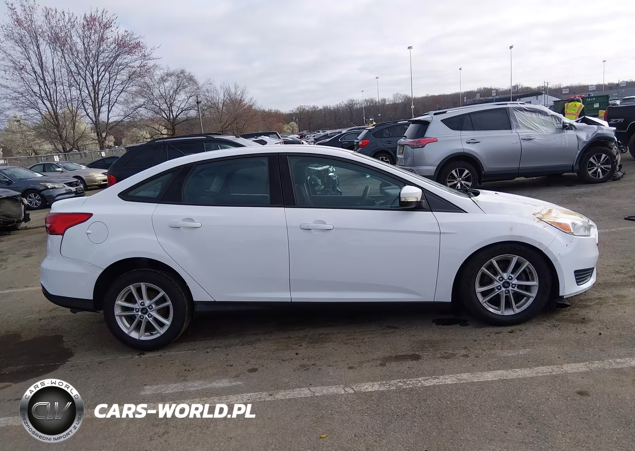 2017 Ford Focus Se VIN:1FADP3F27HL259639 - 13