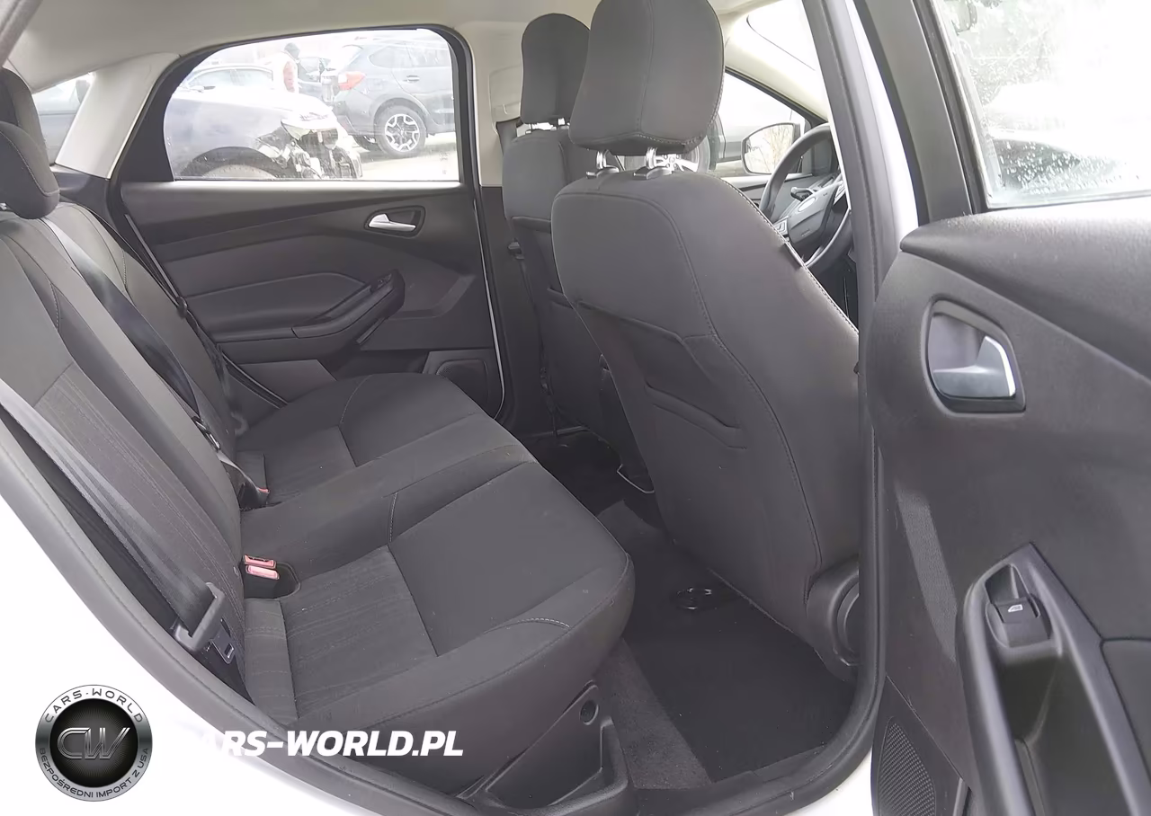 2017 Ford Focus Se VIN:1FADP3F27HL259639 - 8
