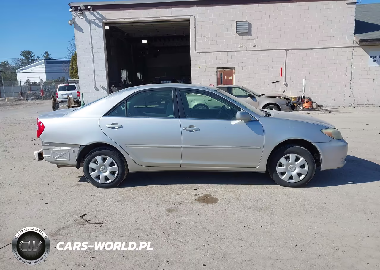 2004 Toyota Camry Le VIN:4T1BE32K74U929008 - 13