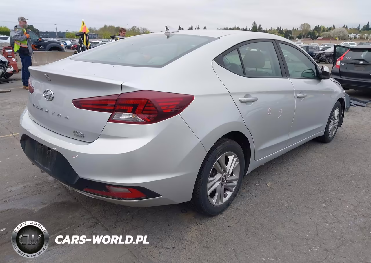 2019 Hyundai Elantra Sel VIN:5NPD84LF5KH407805 - 4