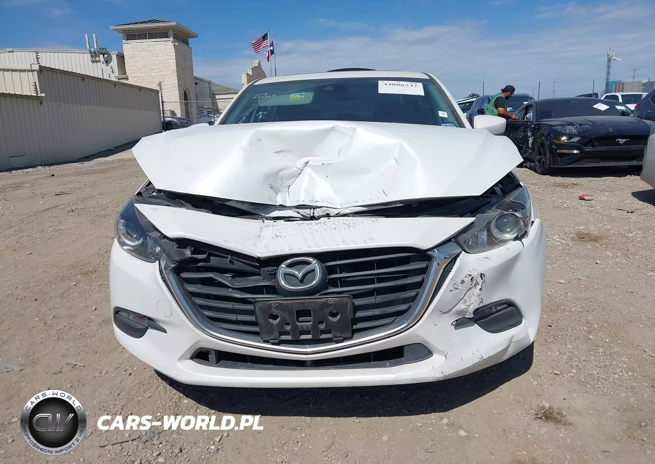 2018 Mazda Mazda3 Touring VIN:3MZBN1V38JM256465 - 12