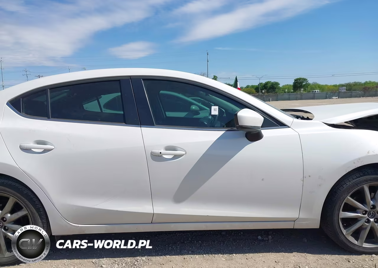 2018 Mazda Mazda3 Touring VIN:3MZBN1V38JM256465 - 13