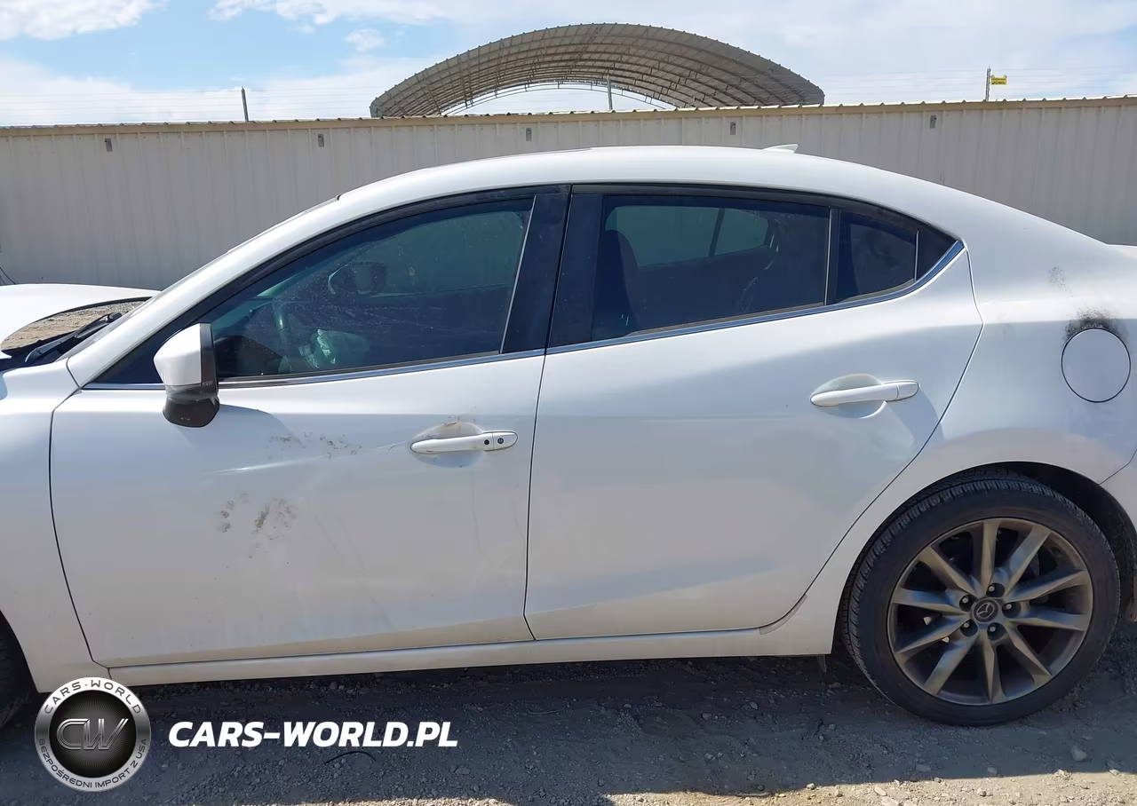2018 Mazda Mazda3 Touring VIN:3MZBN1V38JM256465 - 14