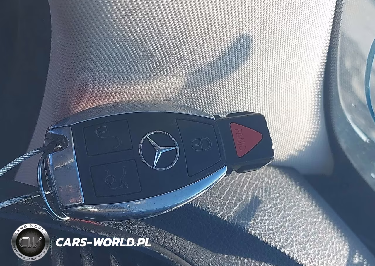 2015 Mercedes-Benz C 300 4Matic VIN:55SWF4KB9FU004782 - 11