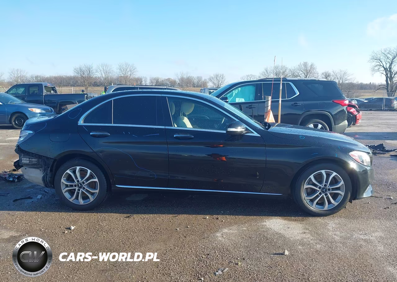 2015 Mercedes-Benz C 300 4Matic VIN:55SWF4KB9FU004782 - 13