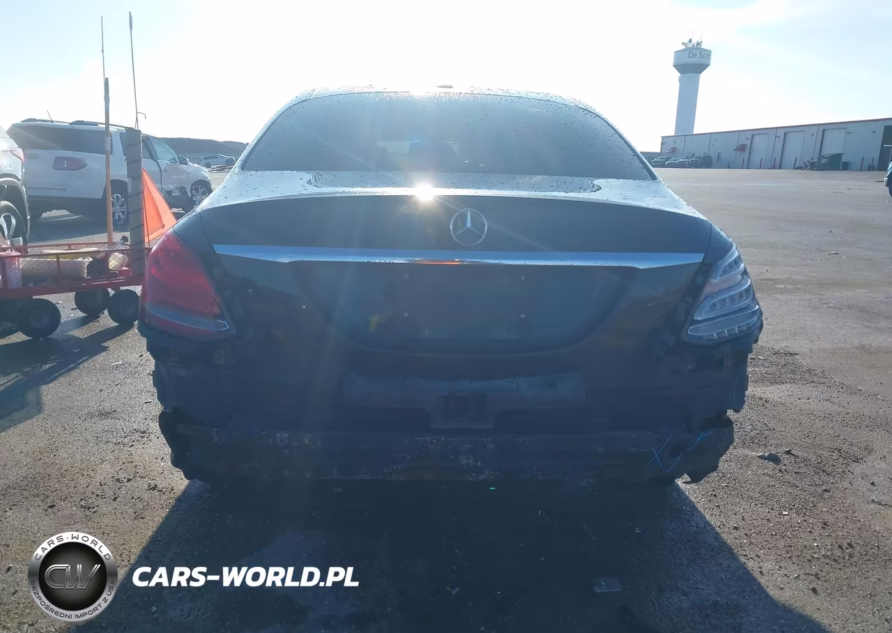 2015 Mercedes-Benz C 300 4Matic VIN:55SWF4KB9FU004782 - 16