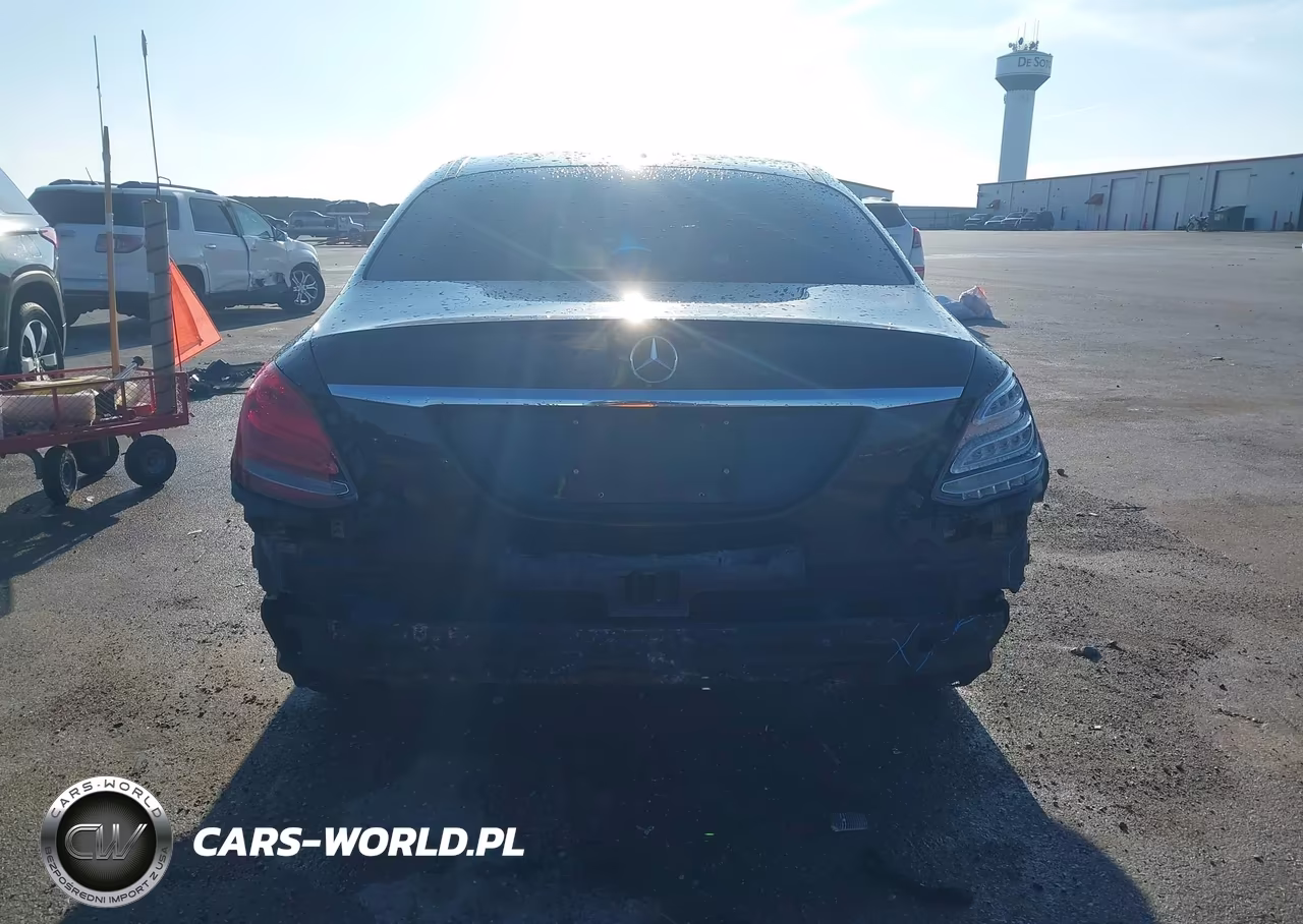 2015 Mercedes-Benz C 300 4Matic VIN:55SWF4KB9FU004782 - 6