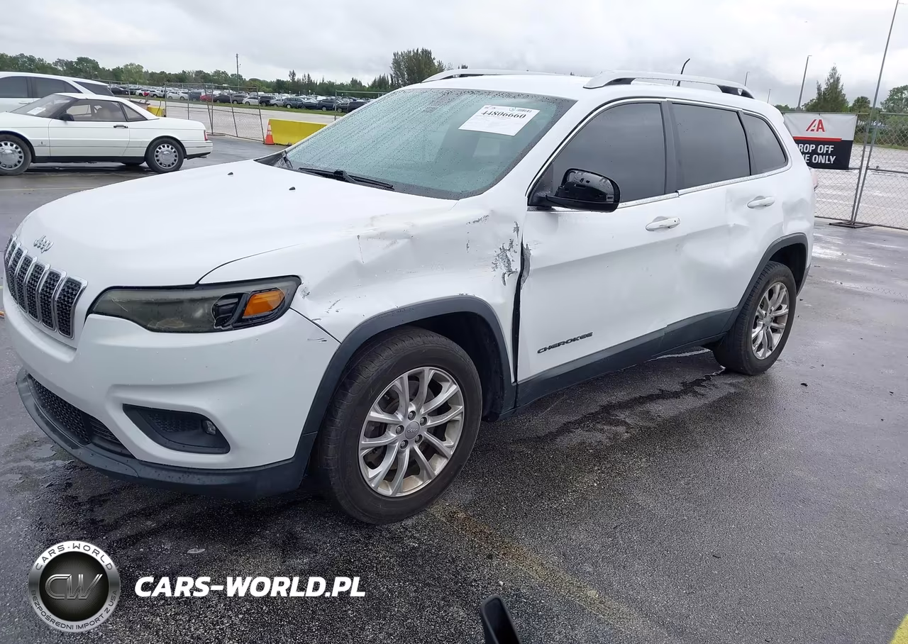 2019 Jeep Cherokee Latitude Plus Fwd VIN:1C4PJLLB2KD232783 - 2